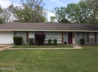 260 Beechcrest Dr, Jackson, MS 39211