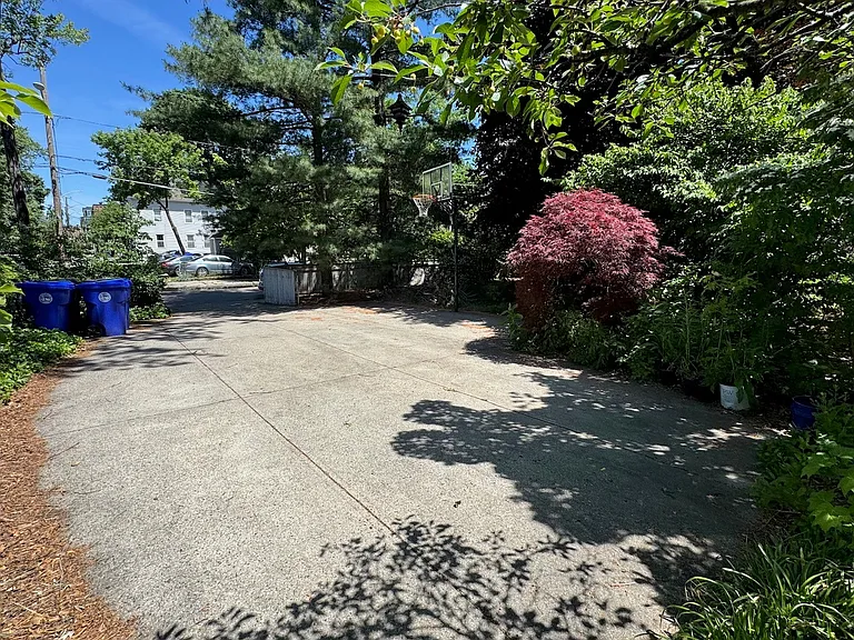 80 Dexter St #1R — Photo 10