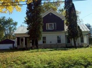 709 E Alfred St, Weyauwega, WI 54983