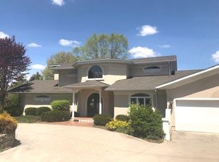 1932 Hidden Shores Dr, Dixon, IL 61021