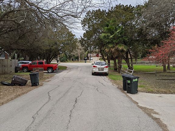 4th image of 1802 Valley Oaks Dr