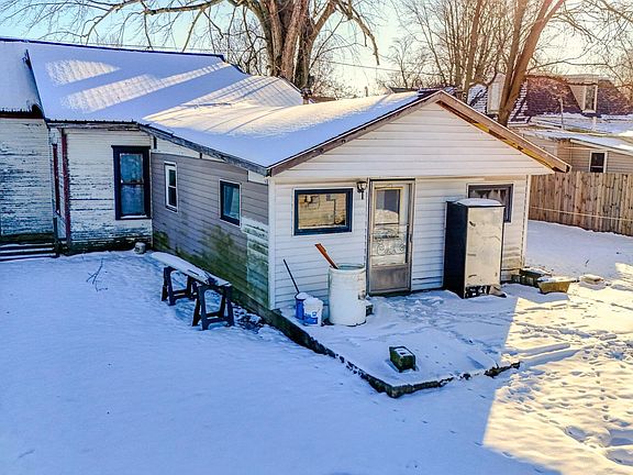 3rd image of 1330 Middle St