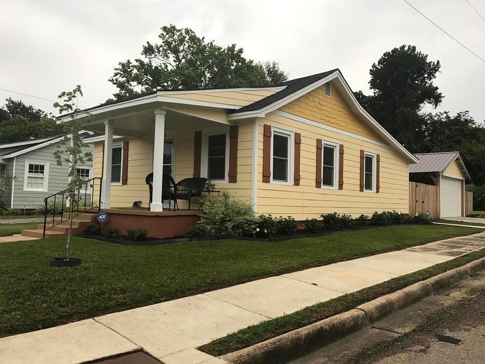 2nd image of 504 8th St S