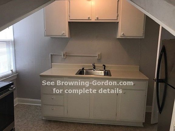 3rd image of 2905A Belmont Blvd
