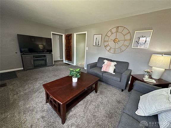 4th image of 815 Camp St