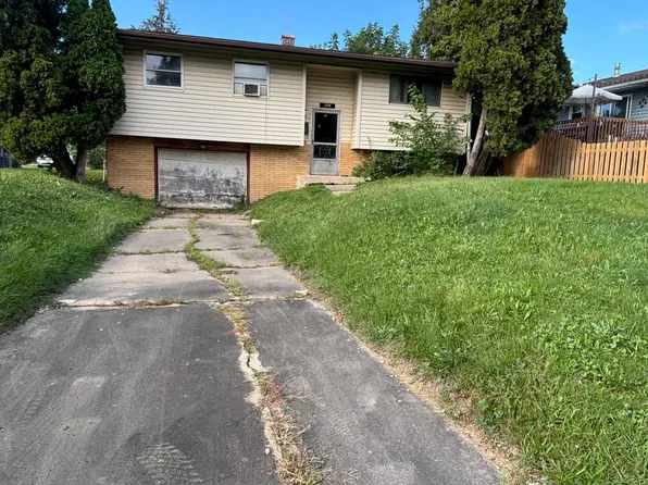 2108 Carmel Blvd, Zion, IL 60099