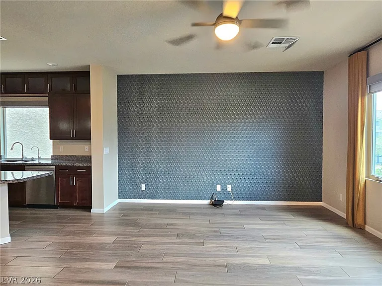 8016 Carpenter Creek Ave — Photo 10