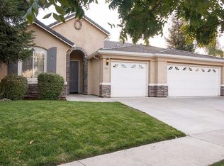 1203 N Julieann Ct, Visalia, CA