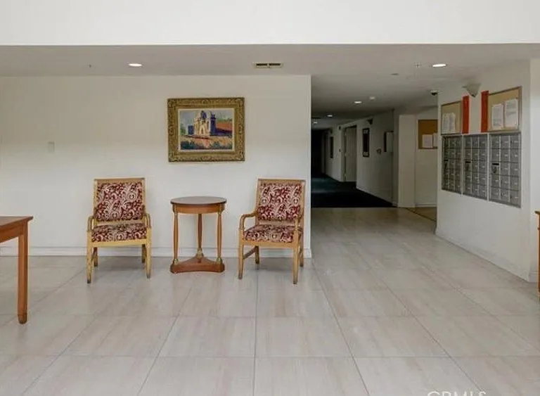 111 Marguerita Ave #215 — Photo 17
