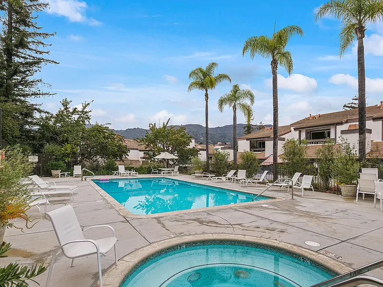 17165 Palisades Cir — Photo 30