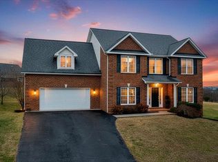 2324 Foxfield Ln, Salem, VA 24153