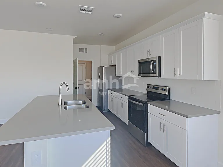 1705 Viaggio Ave — Photo 3