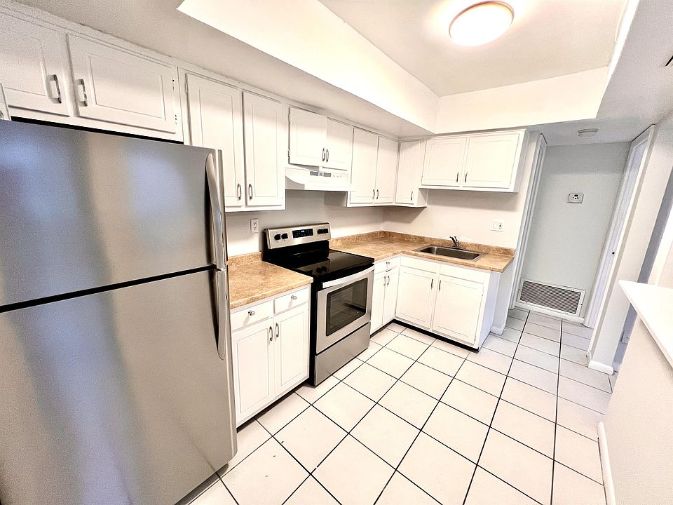 1st image of 1534 SE 15th St #11021447