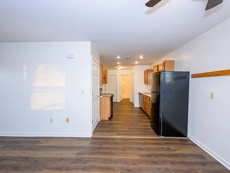 113 College Street Rd #E — Photo 7