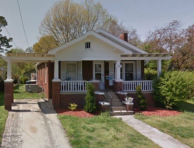 2nd image of 1807 Roseland St