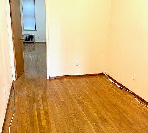 5th image of 313 E 103rd St APT 5E