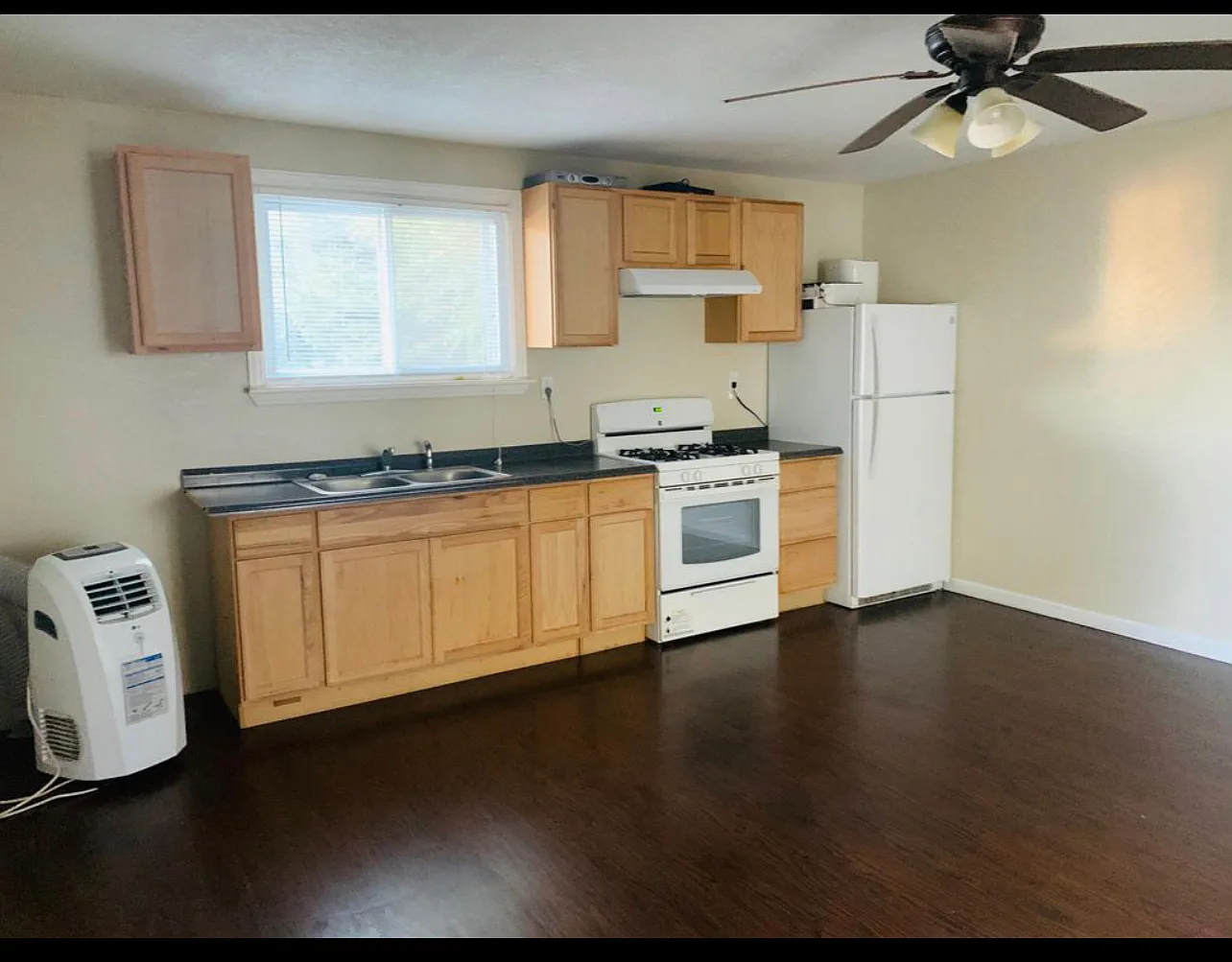 270 Hillside Dr — Photo 3