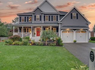 17 Manor Ave, Burlington, MA 01803