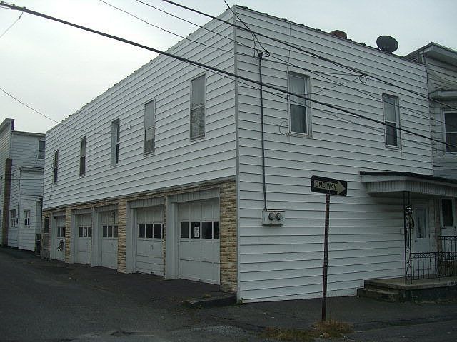 2nd image of 400 W Market St