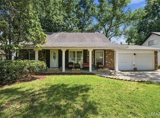 5412 Priorybrook Rd, Florissant, MO 63033