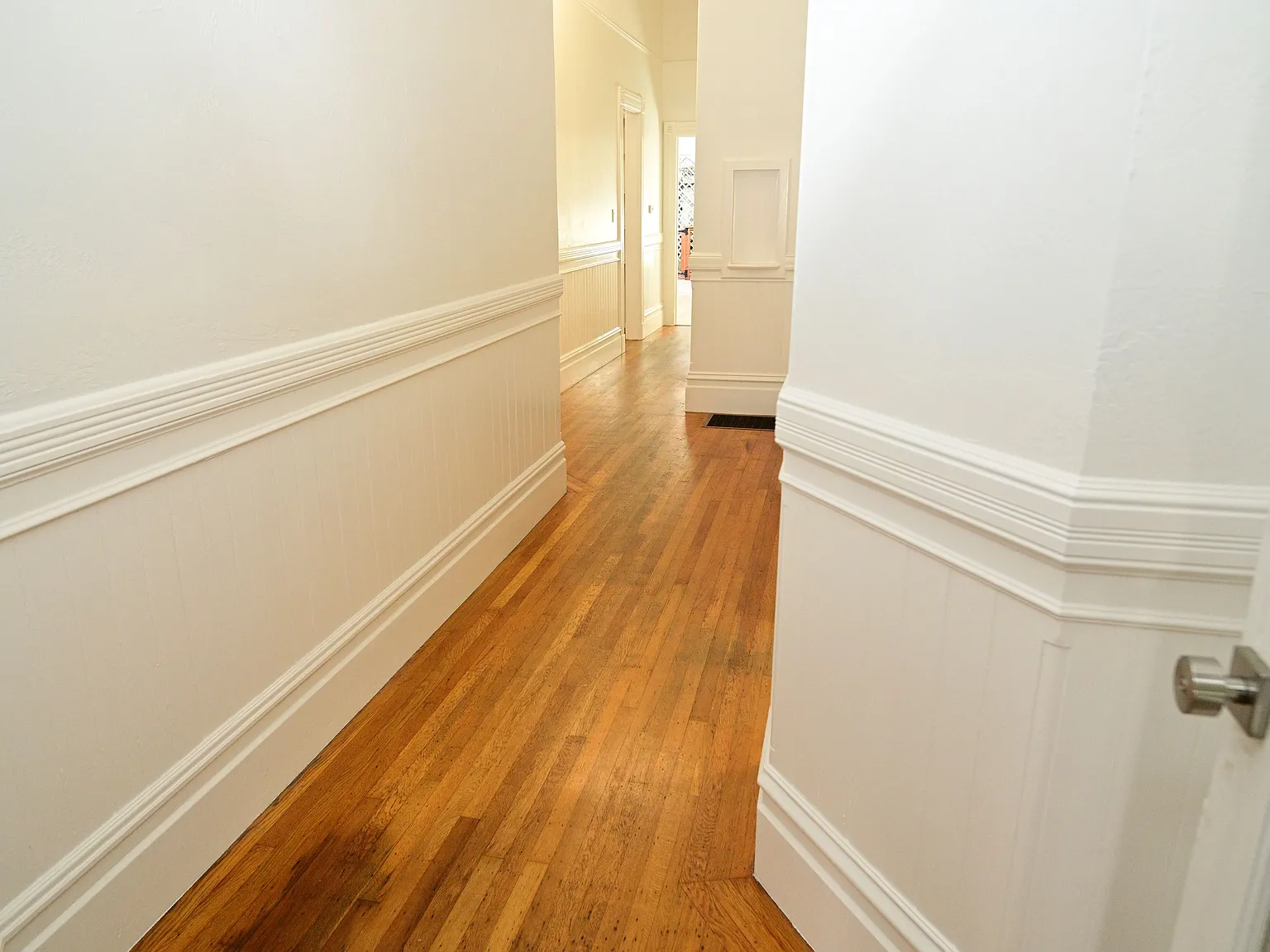 2 bed, 900 sqft, $6,499 — Photo 4