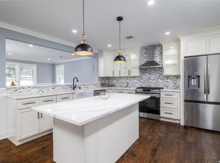 111 Valley Rd, Levittown, NY 11756