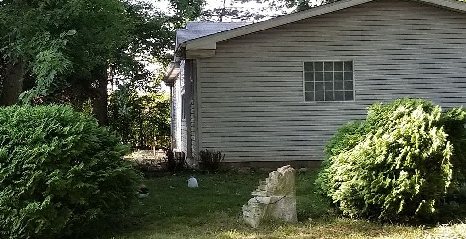 2nd image of 206 Hollingsworth Rd