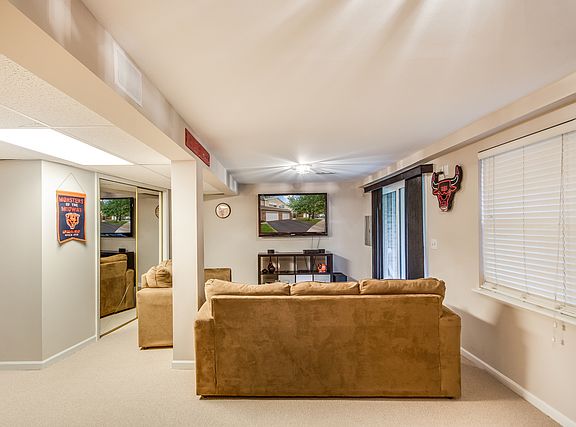 4th image of 636 Hillview Ct