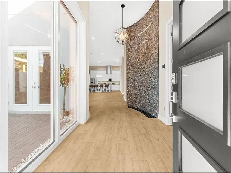 415 4th Ave SW — Photo 9