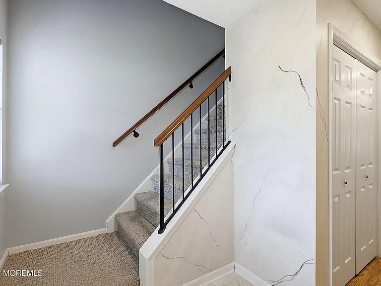 702 Carnation Dr #702 — Photo 2