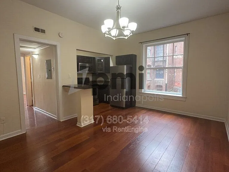 Indy Downtown Colonial Apartments — Photo 32