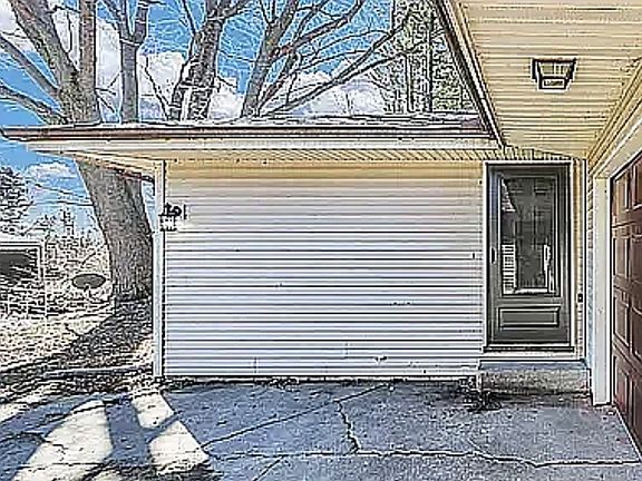 3rd image of 1728 Cindy Lynn St