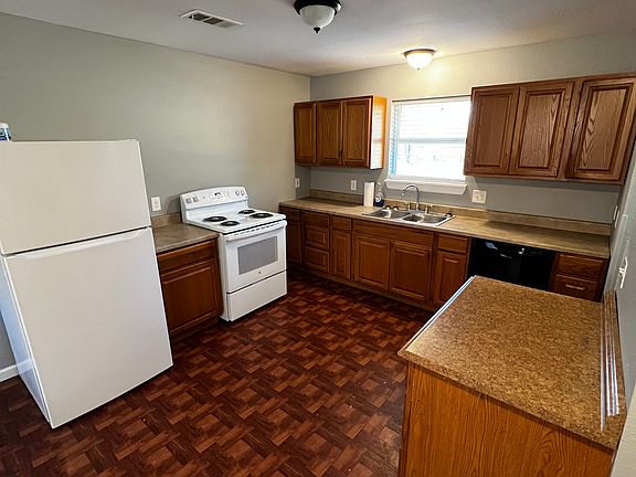 2nd image of 1818 W Henderson St