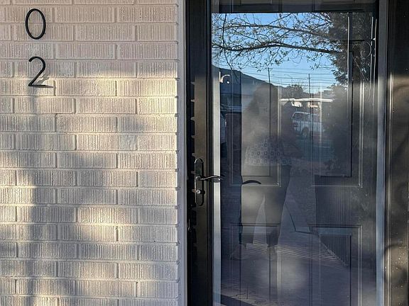 3rd image of 5502 Joyce Cir