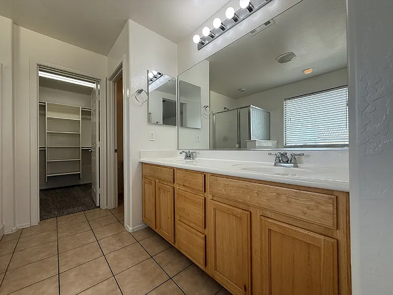 7258 W Palmaire Ave — Photo 28