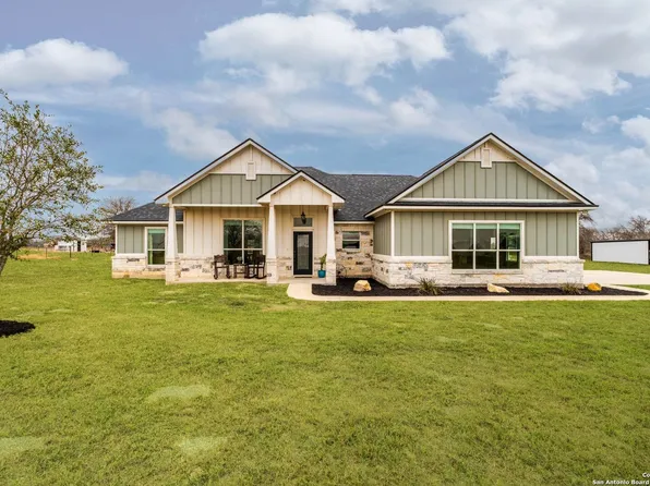 536 COUNTY ROAD 119, Floresville, TX 78114