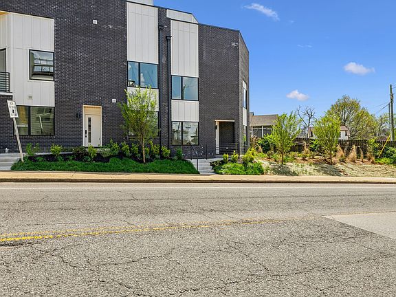 4th image of 406 Douglas Ave Unit A