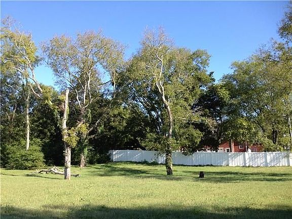 3rd image of 1506 Downing Ct