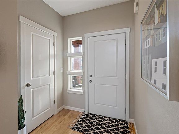 5th image of 1006 W Osprey Heights Dr
