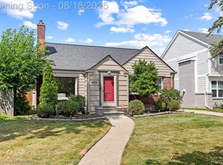 1652 Taunton Rd, Birmingham, MI 48009