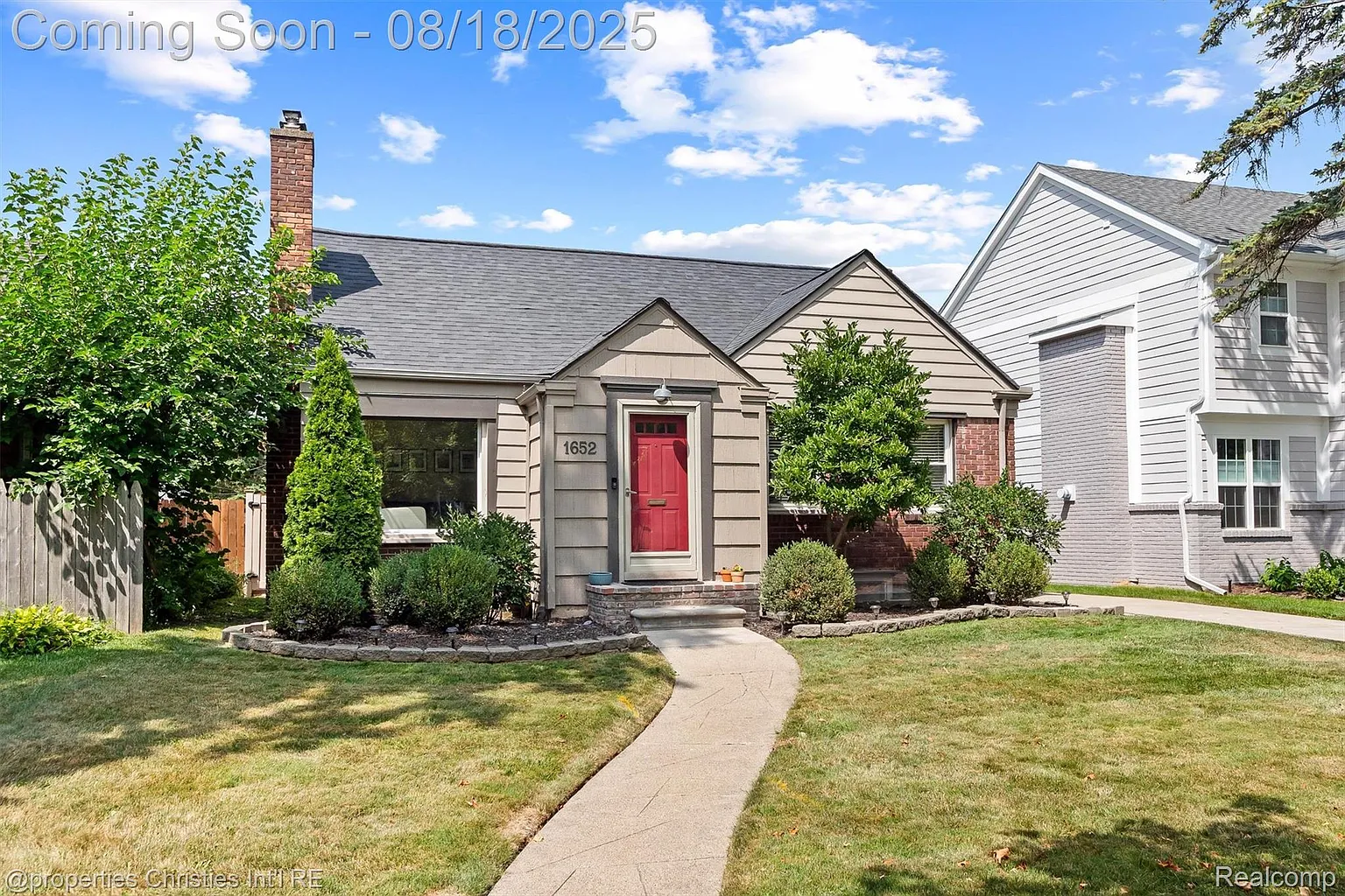 1652 Taunton Rd photo 1