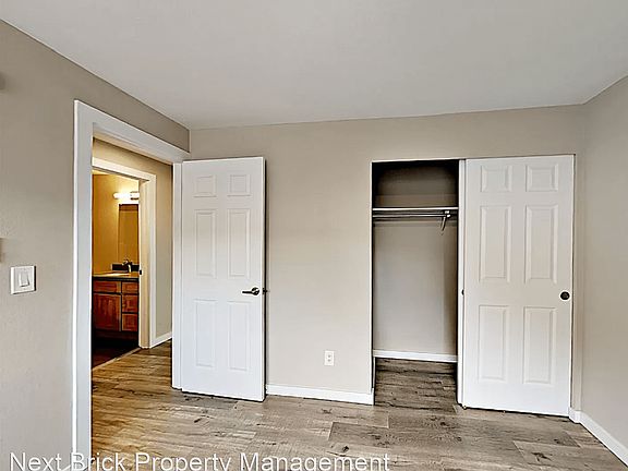 4th image of 3419 S 43rd St APT 1