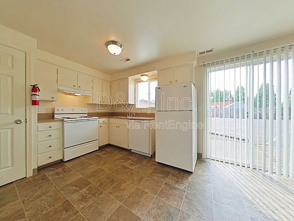 4th image of 906 21st Ave SW