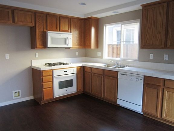 3rd image of 3106 Daisy Trail Dr