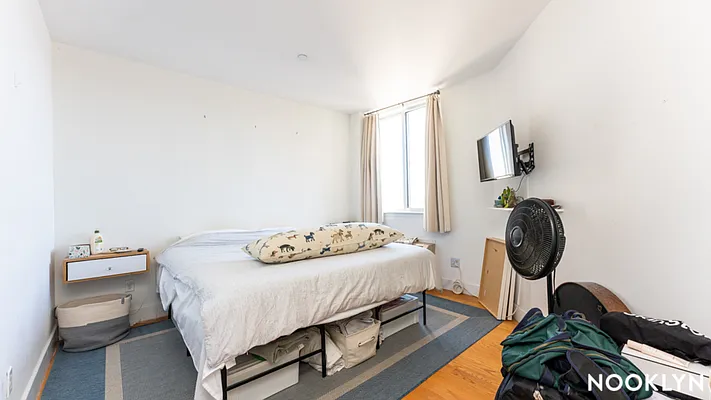 Rented by Nooklyn NYC LLC | media 18