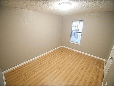 5th image of 417 Meadow Creek Dr Unit B