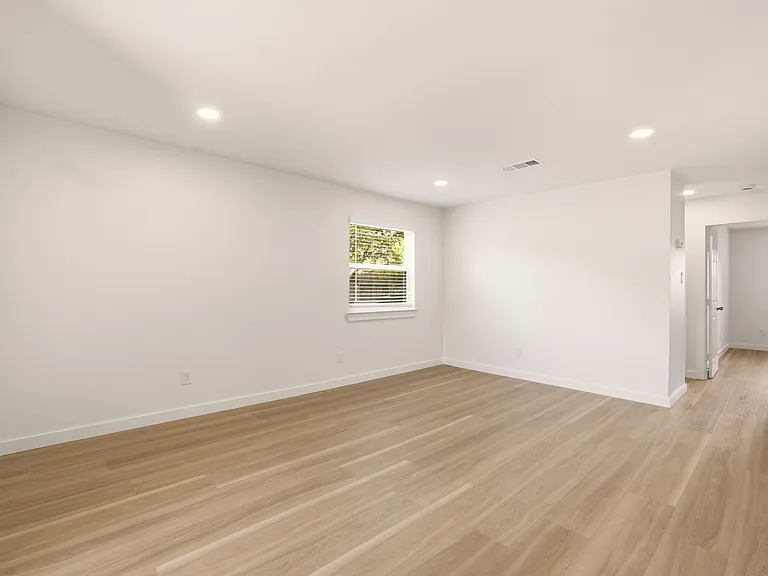 908 Isbell Rd #A — Photo 14