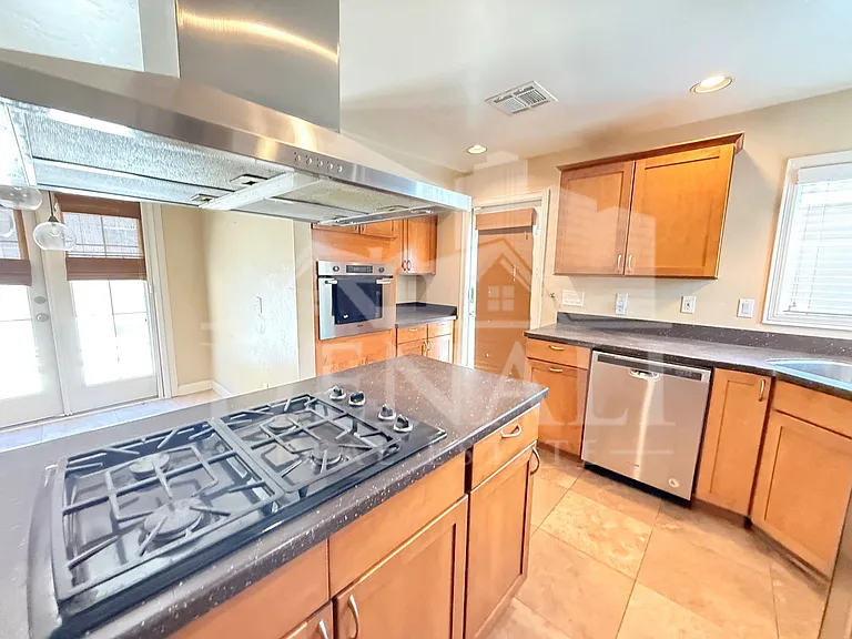 1326 W Palm Ln — Photo 9