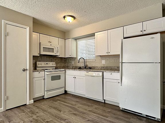 5th image of 2460 E Willamette Ave