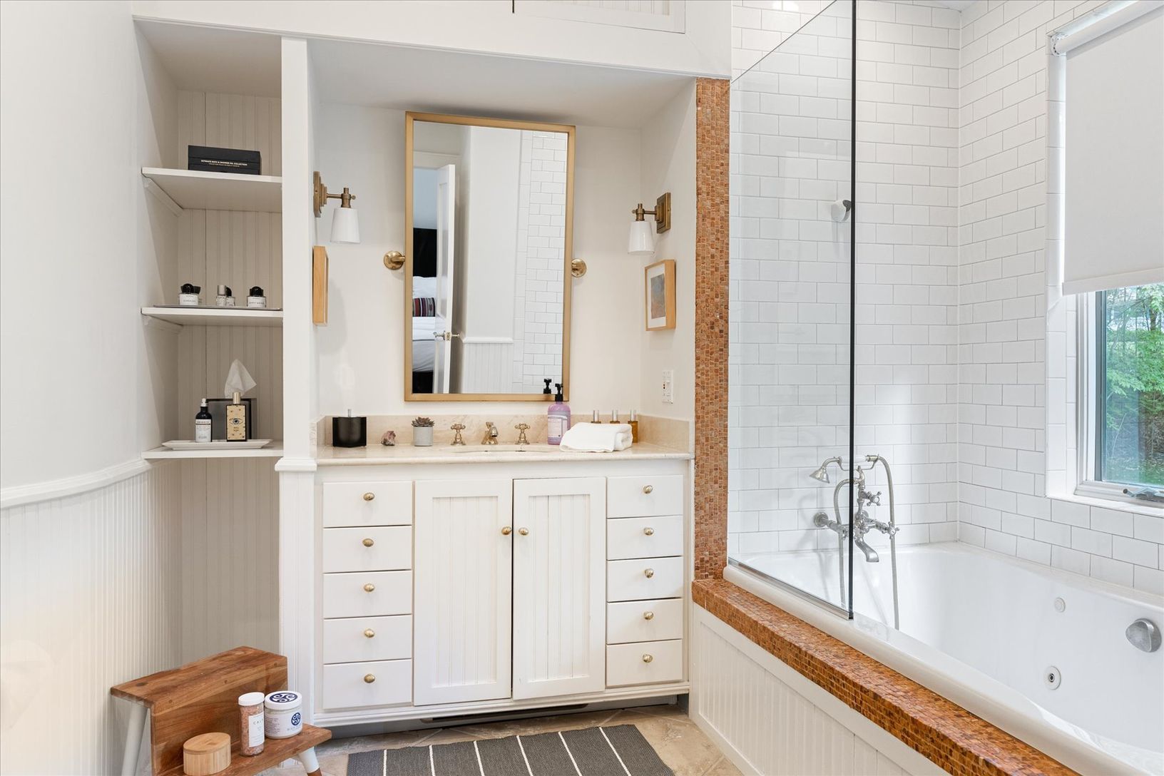 2nd Floor Ensuite Bathroom